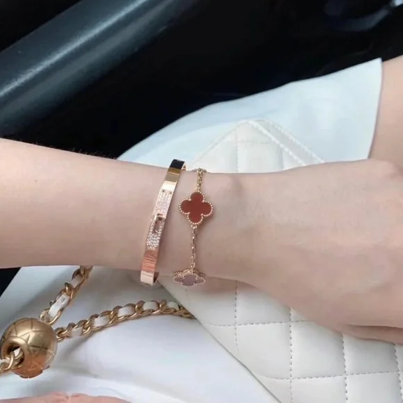 Brand New! Pretty! 💛 Hermes Kelly 18K Rose Gold Diamond 💛 ST Size Bracelet - Picture 7 of 8